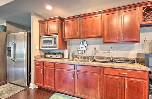 Steger Apartment | Cozy Steger Apartment w/Patio: 30 Mi to Chicago!