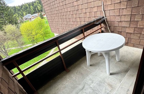 Correncon-en-Vercors Apartment | Cozy Studio at Ski Slopes with Balcony, Parking & Elevator