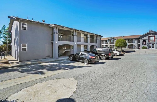 Fremont Apartment | (Cozy studio, 1BED, 1BA, No kitchen)