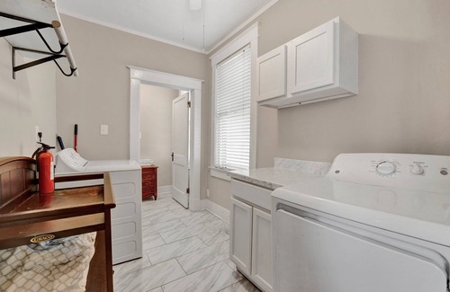 Central Gardens Apartment | Cozy studio, 4 min to hospital, queen bed, free WiFi, free park, quiet, safe