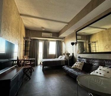 Tagaytay Apartment | Cozy Studio 5 Mins to Sky Ranch with Pool & View