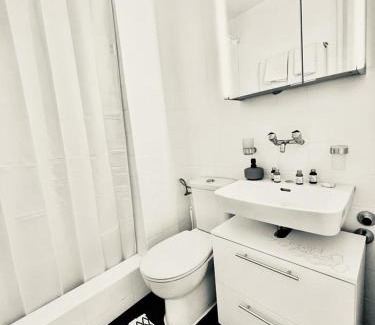 Niederdorf Apartment | Cozy Studio Apartment Unit 11 in Center of Zurich