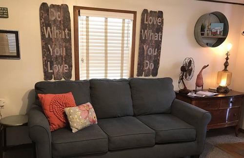 Gallatin Gateway Cabin | Cozy Studio Cabin Sleeps up to 4 with Kitchenette 22 miles from ski resorts