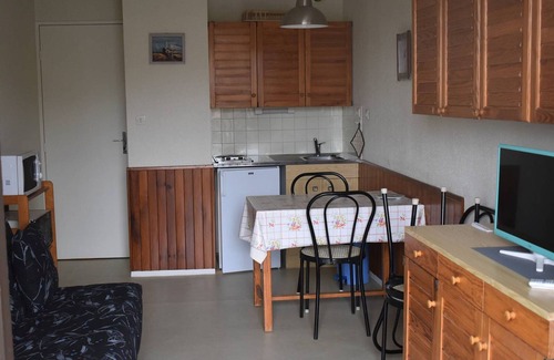 Pyrenees 2000 Apartment | Cozy Studio Cabin with Balcony in the Heart of the Station - Sleeps 4