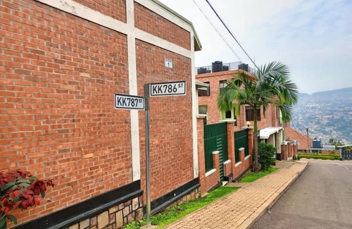 Kigali Apartment | Cozy studio centrally located in Kigali with WiFi, hot shower.