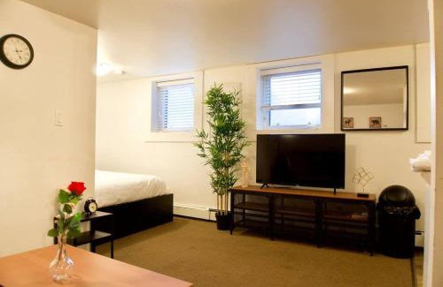 Moose Jaw Apartment | Cozy Studio Downtown Parking Coffee Location