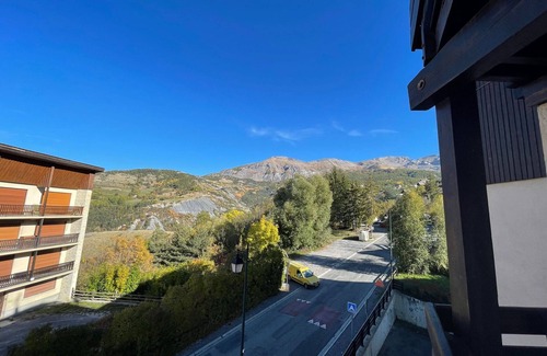 Le Sauze Apartment | Cozy Studio for 4 in Ski Resort, Steps to Slopes & Town with Balcony