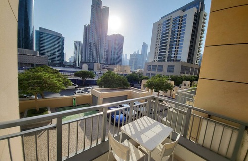 Downtown Dubai Apartment | Cozy Studio In Claren Tower