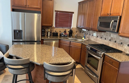 Coachella Apartment | Cozy studio in enjoyable Coachella with AC, fitness room, WiFi, Peacefulness…