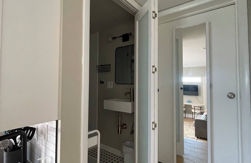 Panorama City Apartment | Cozy studio in phenomenal Los Angeles with WiFi, AC
