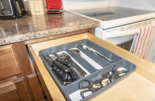 Saint John Apartment | Cozy Studio In the Heart Uptown Saint John! Parking Coffee