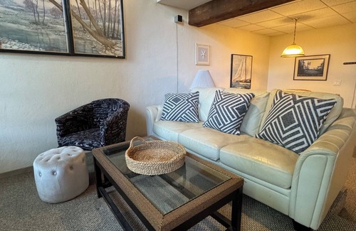 Mystic Apartment | Cozy studio in the heart of Downtown Mystic.