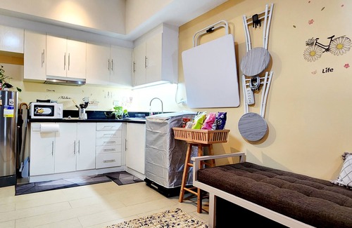 Pinagsama Apartment | Cozy Studio Interconnected to The Grand Canal Mall FREE PARKING ON PREMISE