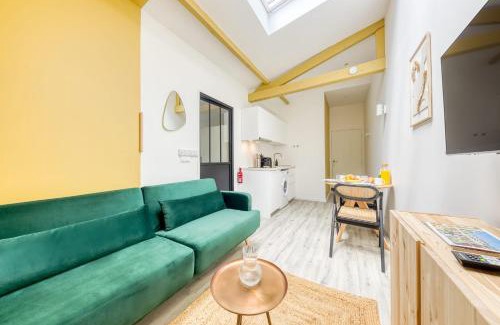 Palaiseau Apartment | Cozy studio near RER B