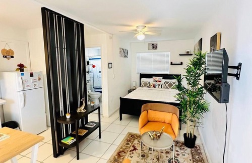 Survey Creek Apartment | Cozy studio near Seminole Hard Rock Cafe