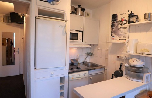 Le Lavachet Apartment | Cozy Studio Near Slopes and Shops with Balcony