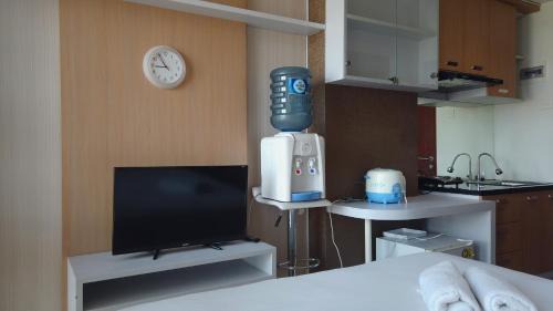 Hegarmanah Apartment | Cozy Studio near UNPAD at Taman Melati Apartment Jatinangor By Travelio