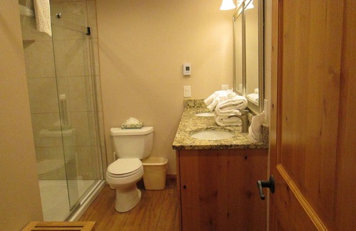 Frisco Condo | Cozy studio on Copper Moutain only 100 yards to the Super Bee. Pet Friendly!