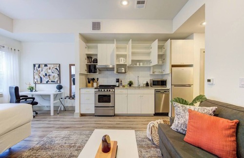 Addicks Apartment | Cozy studio, ready to host the next couple or solo travelers adventures in west Houston