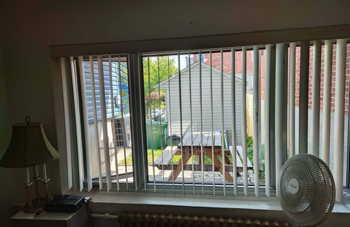Hochelaga Apartment | Cozy studio retreat on the earth of Sherbrooke east close to the metro!