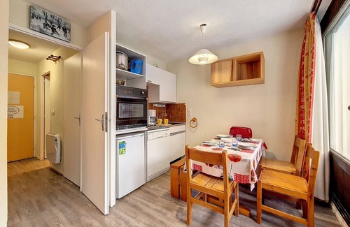 Reberty Apartment | Cozy Studio · Ski-In/Ski-Out · Balcony · Free WiFi