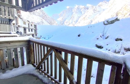 Piau Engaly Apartment | Cozy Studio Sleeps 4 with Balcony, Ski Locker, and Elevator in Piau-Engaly