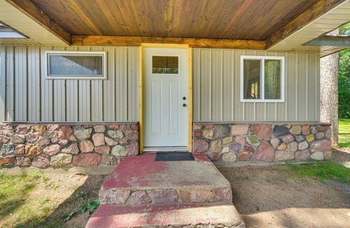 Stone Lake Apartment | Cozy Studio w/Community Docks in Stone Lake!