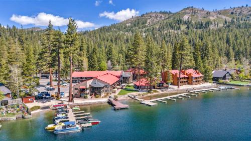 Truckee House | Cozy Studio w/Kitchen #112 at Donner Lake Village