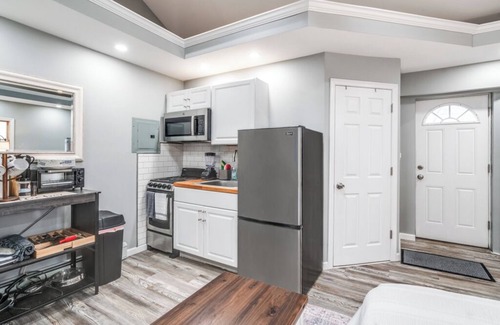 East Massapequa Apartment | Cozy studio with AC and WiFi in charming Massapequa