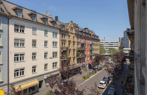 Sihlfeld Apartment | Cozy Studio with Balcony in the City (BE-17)