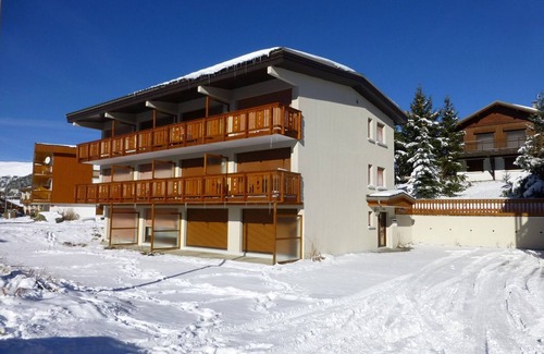 Jeux Apartment | Cozy Studio with Balcony for 4, Prime Location, Ski-in/Ski-out - Alpe d'Huez