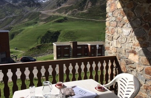 La Mongie Apartment | Cozy Studio with Terrace, Parking, Pool & Gym, Near Slopes, Sleeps 4