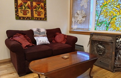 Sunbury Apartment | Cozy studio with WiFi and AC in charming Sunbury