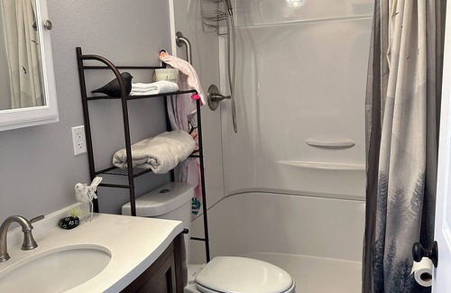 Hillsboro Apartment | Cozy studio with WiFi and AC in charming Hillsboro