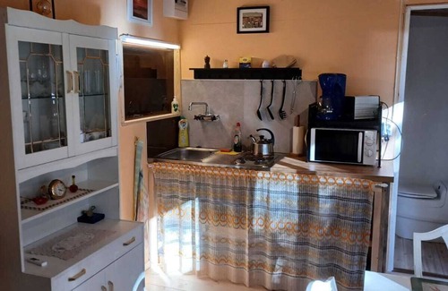 Hultsfred Cabin | Cozy Stuga in the forest with lake view, close to Astrid Lindgren's World