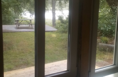 Hultsfred Cabin | Cozy Stuga in the forest with lake view, close to Astrid Lindgren's World