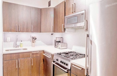 Lower East Side Apartment | Cozy & Stylish 2BR NYC Getaway in the Heart of Downtown
