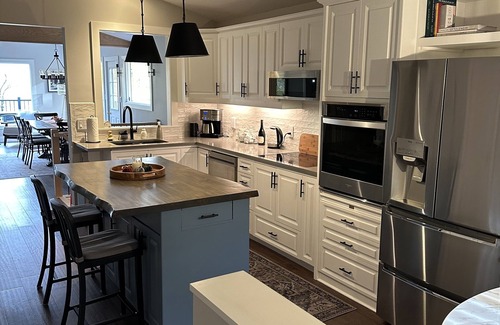 Huntsville Ski Chalet | Cozy, stylish 4-season chalet with private beach access and walk to skiing!