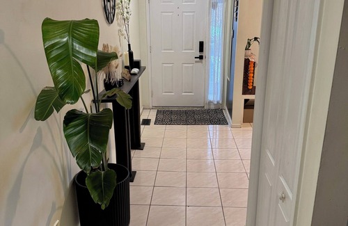 Mavis-Erindale House | Cozy Suite : Heart of Mississauga. Pet Friendly!
