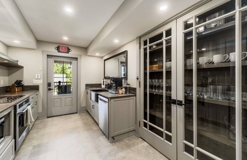 Somerset House | Cozy Suite in downtown Somerset with spa amenities