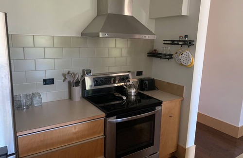 Bowen Island Apartment | Cozy suite minutes from the ocean on Bowen Island