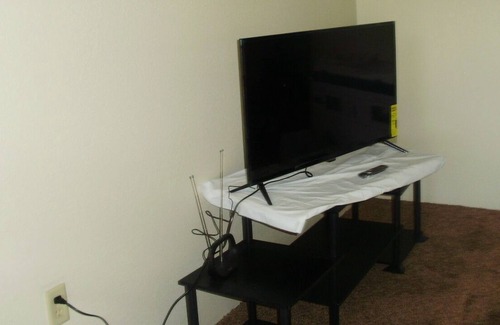 Plattsburgh Apartment | Cozy suite near downtown and the bike path!