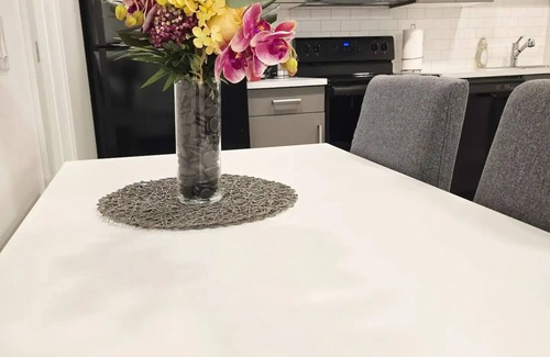 West Edmonton House | Cozy Suite near West Edmonton Mall