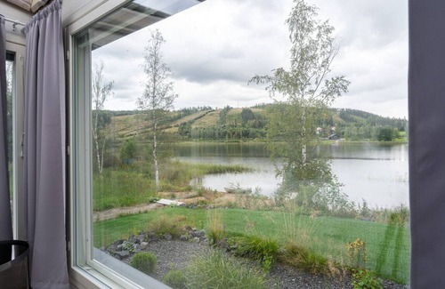 Jamsa Cabin | Cozy Suite on Himosranta with Lake Views & Sauna
