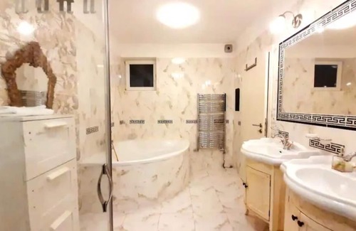 Tuchomerice Apartment | Cozy Suite with Terrace