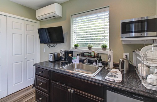 Mercer Island Apartment | Cozy suite with lake and city views, hot tub, near parks, shopping, & dining