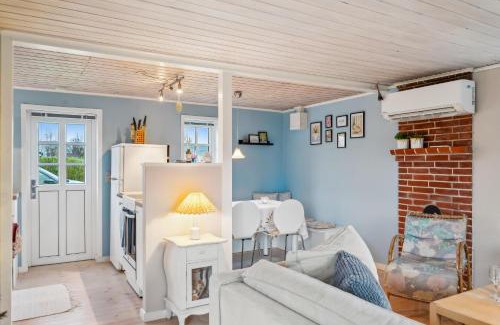 Grena Strand House | Cozy Summer House By Grenaa Beach