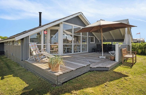 Norre Aby House | Cozy summer house in Føns with sea view