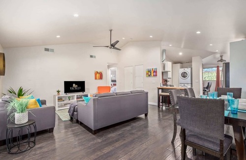 Coronado House | Cozy SW Casa|5 Mins to DT PHX|Sleeps 6