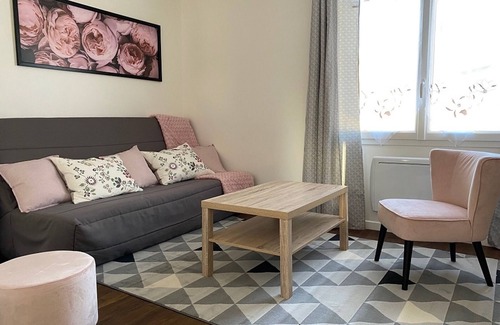 La Roche-Posay Apartment | Cozy T2 in La Roche-Posay, Near Free Parking & Connétable Thermes, WiFi Included